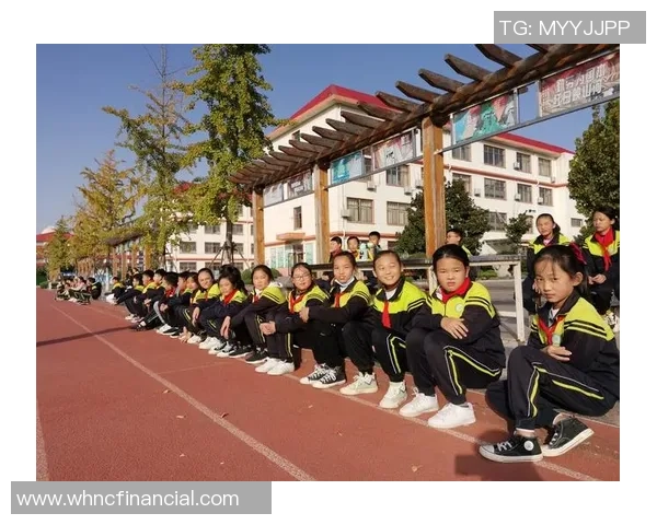 小学足球周计划助力孩子全面发展与团队合作精神培养